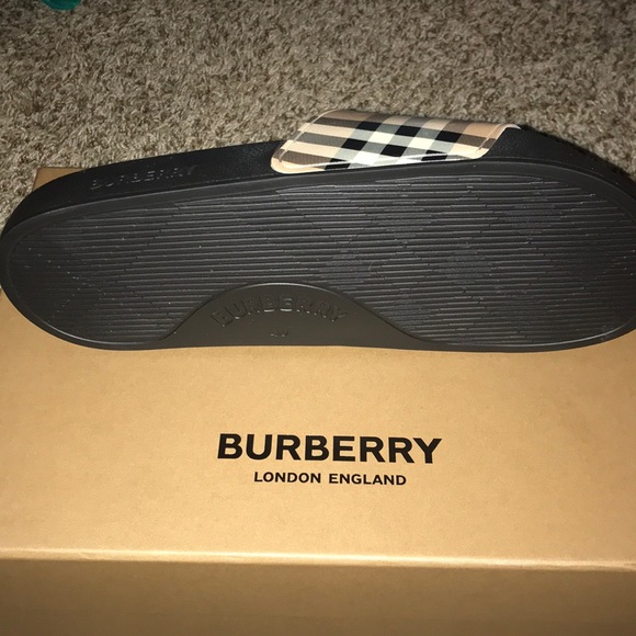 Burberry slides - Picture 4 of 4